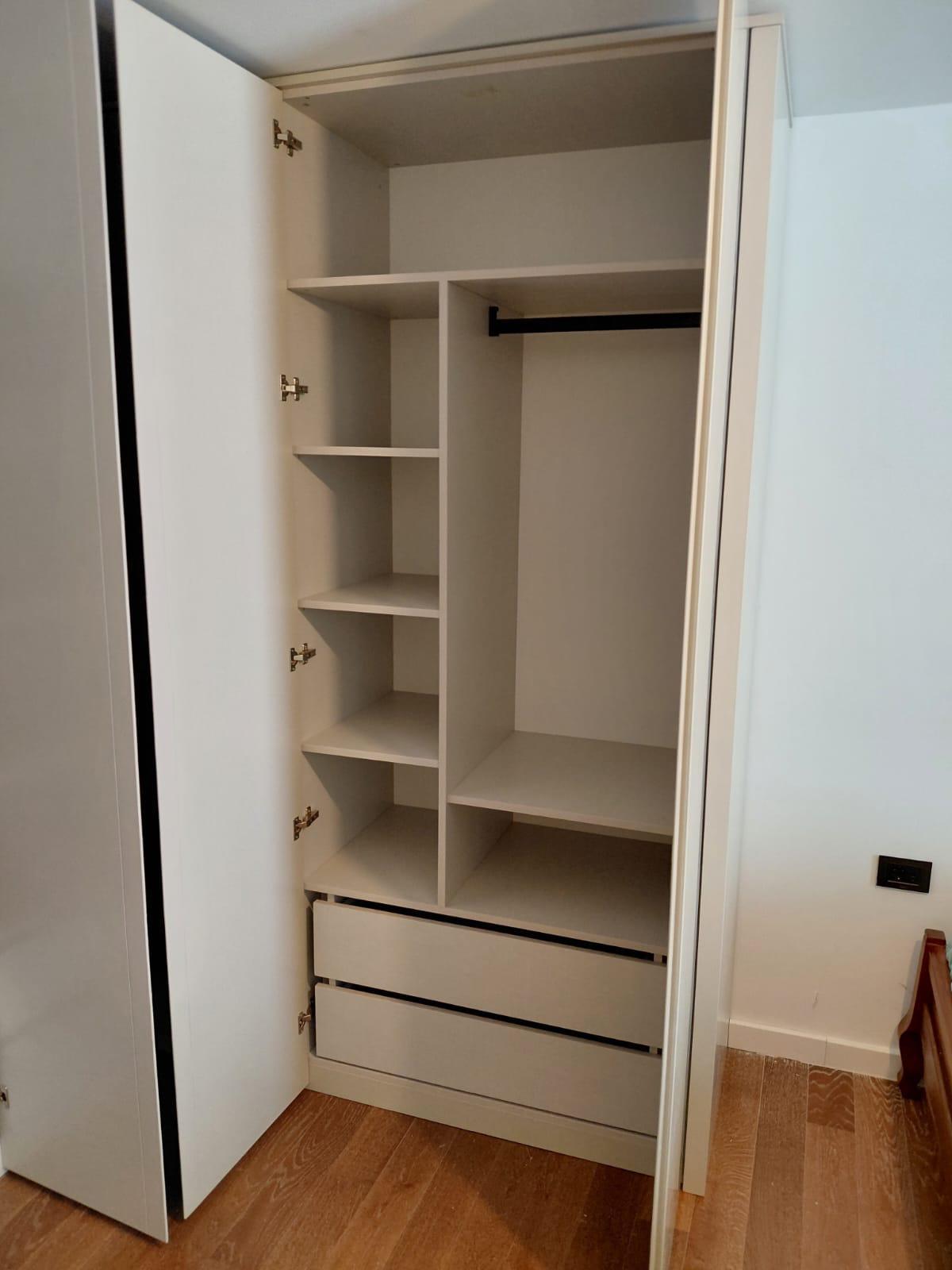 Salihli giyinme dolabı — 2